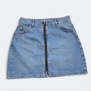 Topshop Moto Denim Mini Skirt Front zipper with Ring Pull Size 4